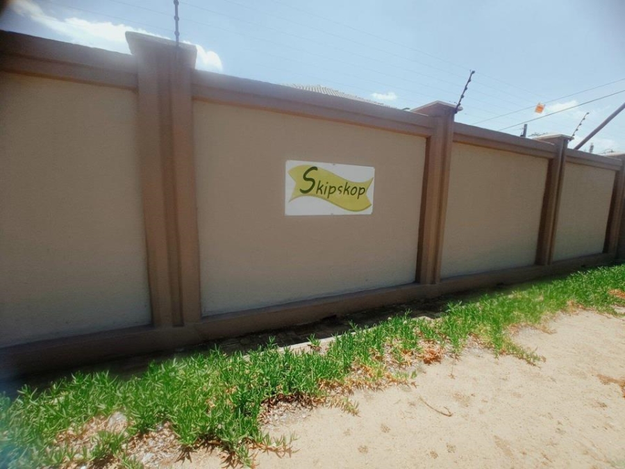 2 Bedroom Property for Sale in Potchefstroom Rural North West